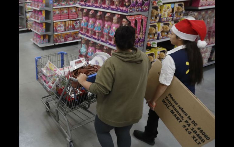 Un efecto calendario adverso y cautela en el consumo de los mexicanos impactó en las ventas de la minorista. AP / J. Cortez