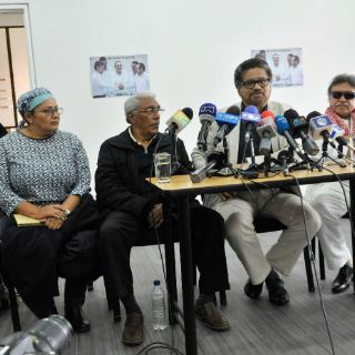 Las FARC aplazan tránsito hacia zonas de concentración