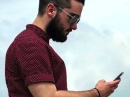 En el 2015 el 42 por ciento de quienes usaron dispositivos tecnológicos por largos periodos reportaron padecer dolor en cuello. YOUTUBE / UNAM Global