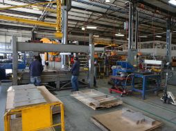 Personal del Siteur realizó un recorrido por la planta de la empresa Bombardier, encargada de fabricar los trenes para Línea 1. EL INFORMADOR / R. Tamayo