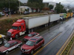 En las medidas para reforzar la vigilancia a transporte de carga por la temporada navideña participarán 67 elementos. SUN / ARCHIVO