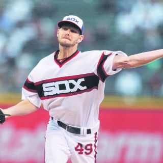 Chris Sale cambia el color de sus medias