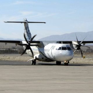 Avión se estrella en Pakistán con más de 40 personas a bordo