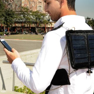 Crean cargador solar portátil para dispositivos móviles
