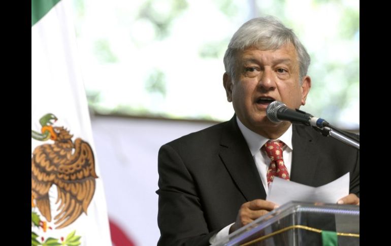 Andrés Manuel señala que si en México hay empleos, economía estable y desarrollo, el problema migratorio se acabaría. EL INFORMADOR / ARCHIVO