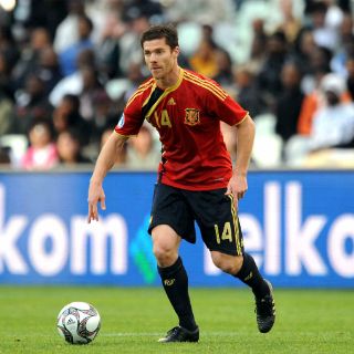 Fiscalía denuncia a ex jugadores del Madrid por fraude