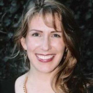 Julia Santibáñez gana concurso de poesía Mario Benedetti