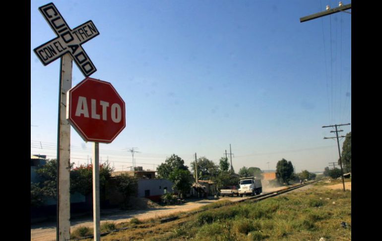 La chica fue arrastrada por el tren alrededor de 100 metros. EL INFORMADOR / ARCHIVO