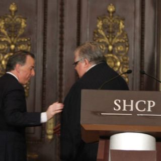 Innecesarios, más ajustes al presupuesto 2017: Merryll Lynch