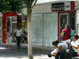 De acuerdo con la Asociación de Bancos de México los clientes tienen a su disposición una red de más de 47 mil cajeros automáticos. EL INFORMADOR / ARCHIVO