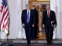 Puzder se dijo honrado 'de contribuir con el presidente electo Trump a la restauración del liderazgo económico global de EU'. AP / C. Kaster