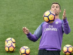 El técnico francés señala que los futbolistas no tendrán actividad porque descansarán antes de afrontar el Mundial de clubes. AFP / G. Julien
