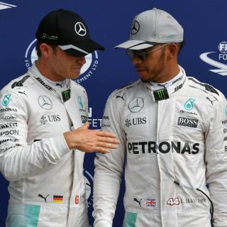 Mercedes quiere un piloto que sepa trabajar en equipo