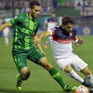 Retiran ventilación mecánica a defensa del Chapecoense