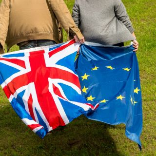 Fitch confirma perspectiva negativa de la deuda británica