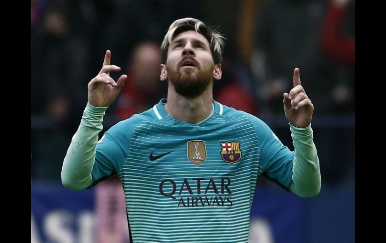 Con la victoria, el Barcelona se coloca a tan sólo tres puntos del Real Madrid, quien tendrá partido este día ante La Coruña. EFE / J. Diges