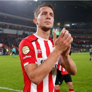 PSV se consuela con triunfo en liga