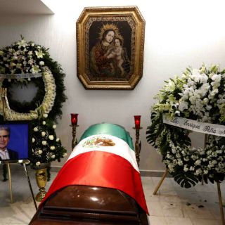 Mundo de la literatura y música lamenta muerte de Tovar