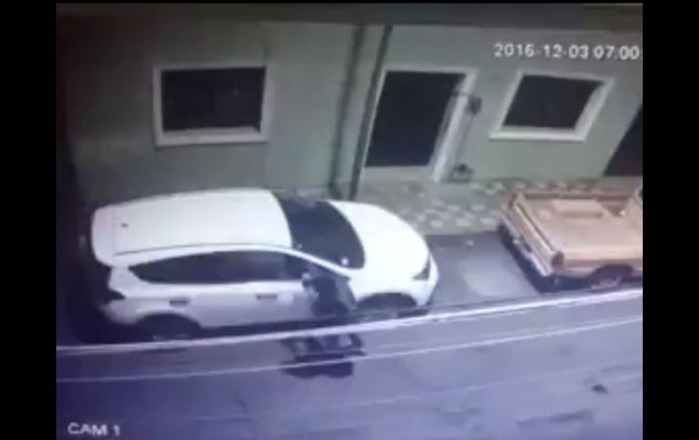 El video, del pasado 3 de diciembre, fue publicado por la página de Facebook Seguridad_Gdl. FACEBOOK / Seguridad_Gdl