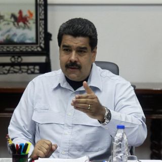 Maduro ordena recoger billetes de 100 bolívares