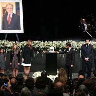 Homenajean a Rafael Tovar y de Teresa en el Cenart