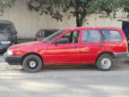 Imagen del vehículo donde fueron detenido los presuntos delincuentes. ESPECIAL / Policia de Guadalajara