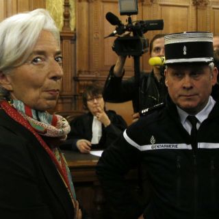 Lagarde afirma ser inocente en juicio por negligencia