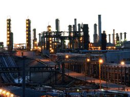 Ayer se ligó la novena sesión arriba de los 40 dólares. EFE / ARCHIVO