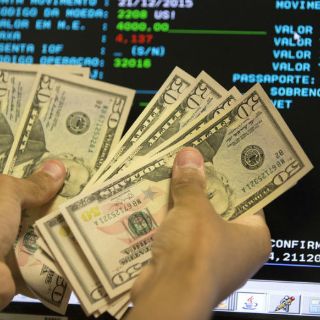 Dólar se vende en 20.63 pesos en bancos