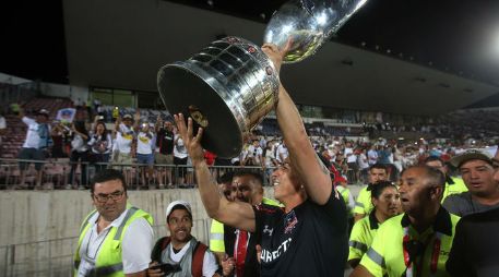 Al ser campéon, el Colo colo se ganó el derecho de disputar la segunda fase de la Libertadores. EFE / E. González