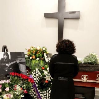 Amigos continuarán legado de Betsy Pecanins