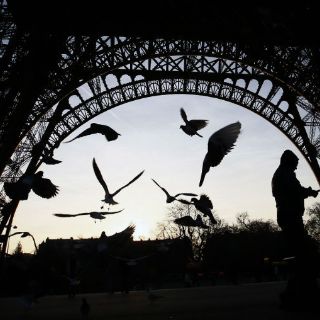 Huelga de trabajadores de la Torre Eiffel cumple tres días