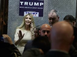 Ivanka, su esposo y cualquier hijo de Trump que elija trabajar en la Casa Blanca harían grandes 'sacrificios' financieros, dice Conway. AP / ARCHIVO