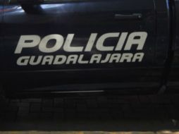 Policías llegaron hasta una calle cerrada al cruce de Felipe Ángeles y San Francisco en donde el vehículo fue abandonado. EL INFORMADOR / ARCHIVO