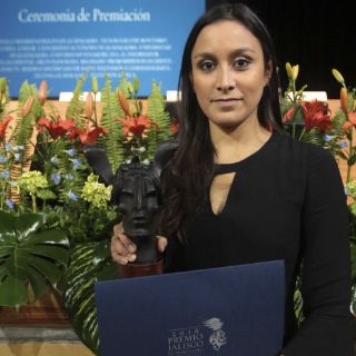 Andrea Cárdenas recibe el Premio Jalisco de Periodismo