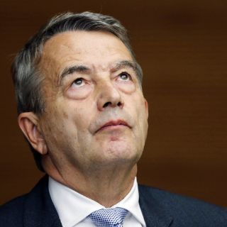 Renuncia miembro del Consejo de la FIFA