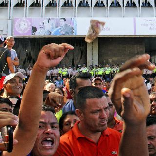 Eliminación de billetes genera protestas en Venezuela