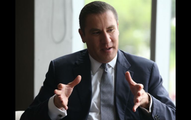 Se le acusó de promocionar su informe a través de las revistas Cambio y Vértigo, así como en de televisión. EL INFORMADOR / ARCHIVO