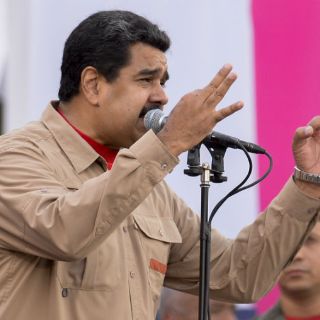 Maduro reanuda circulación de billete de 100 bolívares