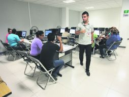 Ante el adverso panorama económico, el Sistema de Administración Tributaria (SAT) ha buscado atraer a más contribuyentes. EL INFORMADOR /