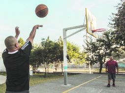 Algunos vecinos de Miravalle hicieron caso omiso de las advertencias y decidieron practicar deportes al aire libre. EL INFORMADOR / F. Atilano