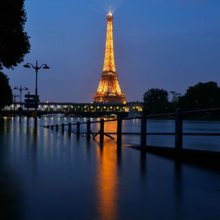 Reabre la Torre Eiffel tras cinco días de huelga
