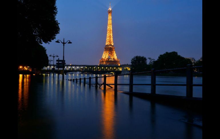 Antes de la huelga, subían cada día unas seis mil personas a la torre. AFP / B. Guay