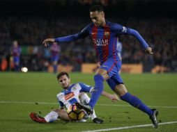 El jugador brasileño durante el partido de hoy contra el Espanyol. AP / M. Fernández