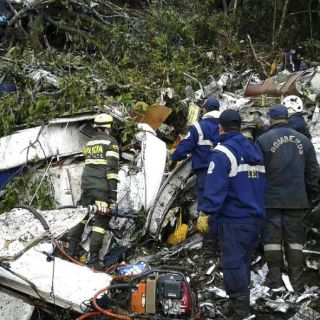Azafata sobreviviente de tragedia del Chapecoense vuelve a Bolivia