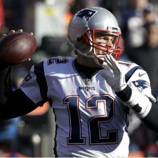 Brady guía a los Patriotas al triunfo sobre Broncos
