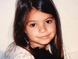 Emily Ratajkowski compartió la fotografía en la que aparece abrazando a su mascota. INSTAGRAM / emrata