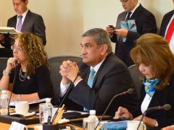 Valles Mendoza destacó que el destino de los bonos será difundido en el portal de transparencia del grupo parlamentario. TWITTER / @alfredvalles