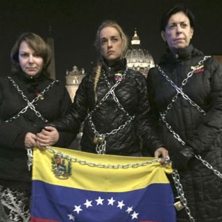 Presos opositores venezolanos cesan huelga de hambre