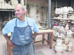 Paco Padilla. El intérprete ahora toma la faceta de maestro en el taller de barro. EL INFORMADOR /